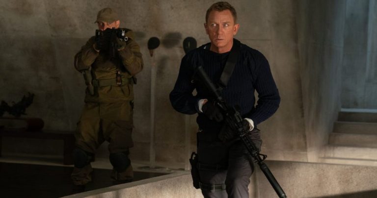 Pas de temps pour mourir La photo de James Bond est armée et prête à l'action