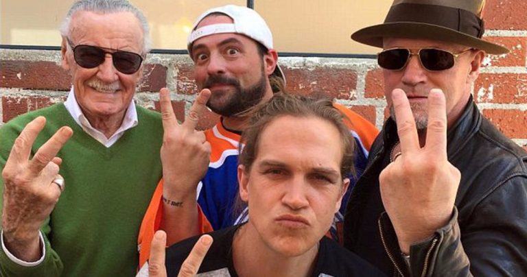 Stan Lee recevra un hommage intelligent dans Mallrats 2: Twilight of the Mallrats