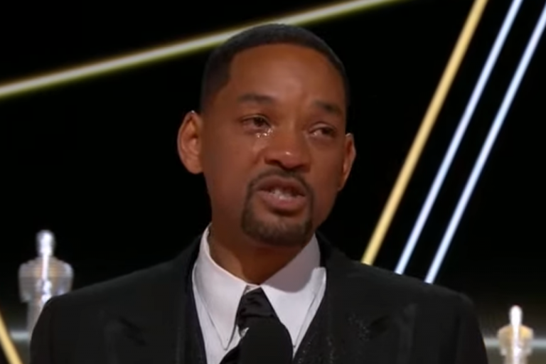 L'Académie s'excuse auprès de Chris Rock et déclare que Will Smith a "refusé" de quitter les Oscars
