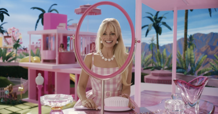 Barbie se fait courser par ses créateurs dans les nouveaux extraits [vidéo]
