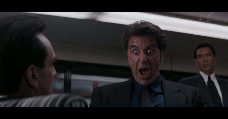 Heat : Michael Mann se souvient, hilare, du jour où Al Pacino a effrayé Hank Azaria sur le tournage
